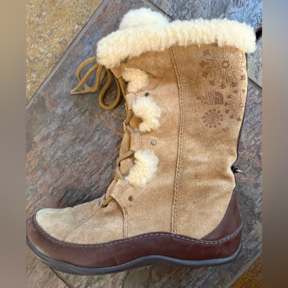 The North Face Tan and Brown Winter Boots with Fur Trim Size 10 women snow rain